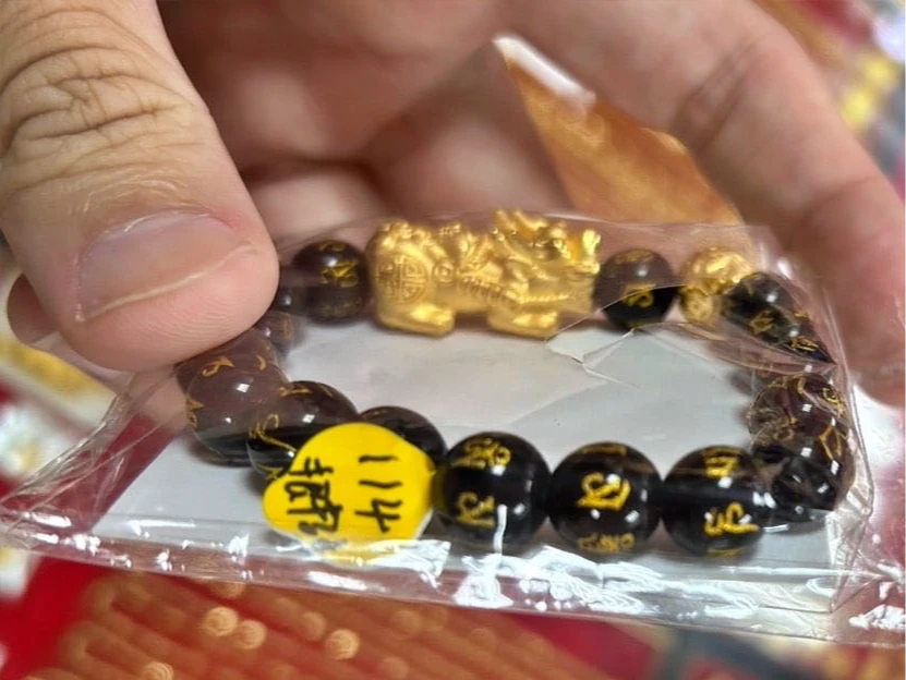 警方追回金飾。警方提供
