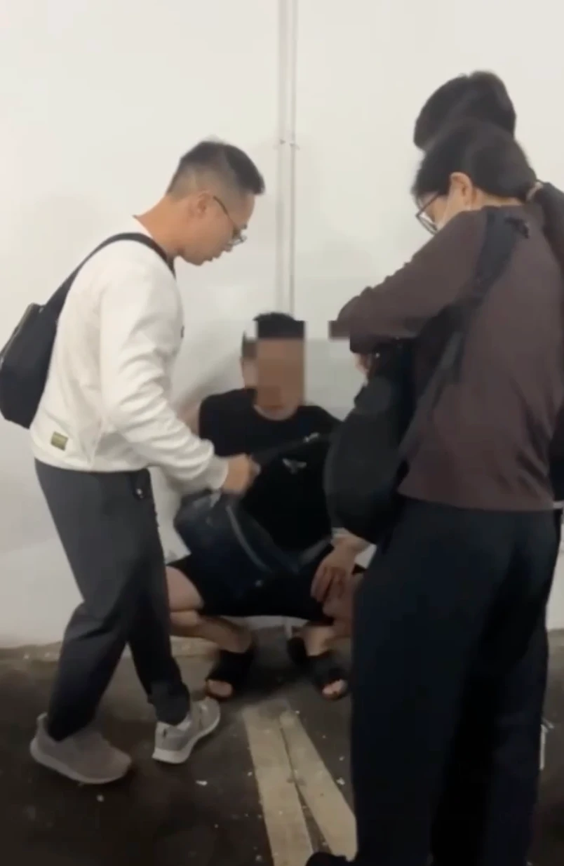 警方逮捕胡男等10人。翻攝畫面
