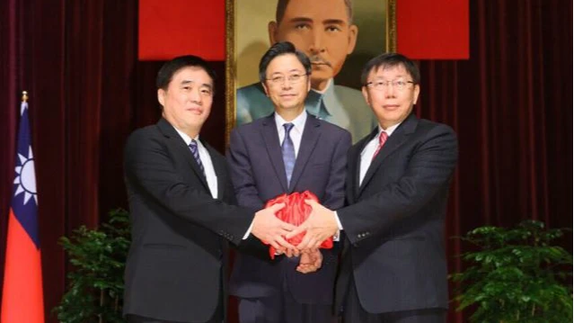 台北市前市長郝龍斌罕見替昔日對手柯文哲發聲。取自臉書@郝龍斌