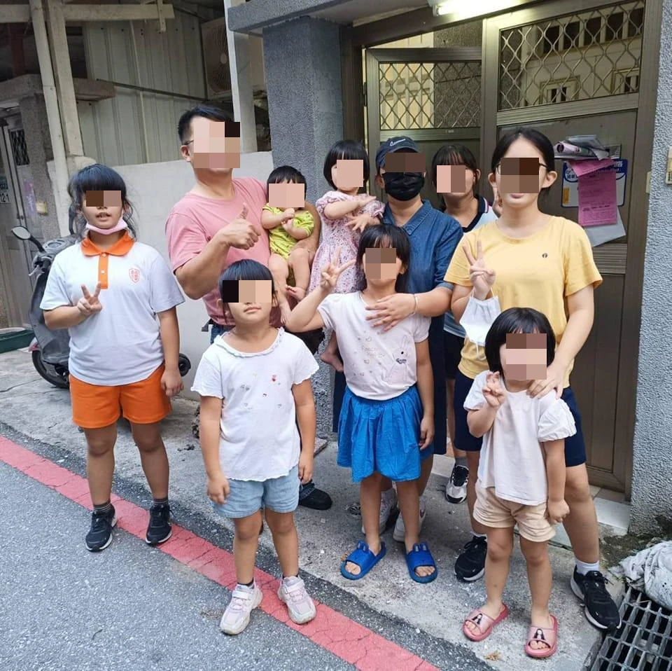 蘇姓男子主動脈剝離引發中風,留下9名女兒,最小的孩子才6個月大。取自蘇男臉書