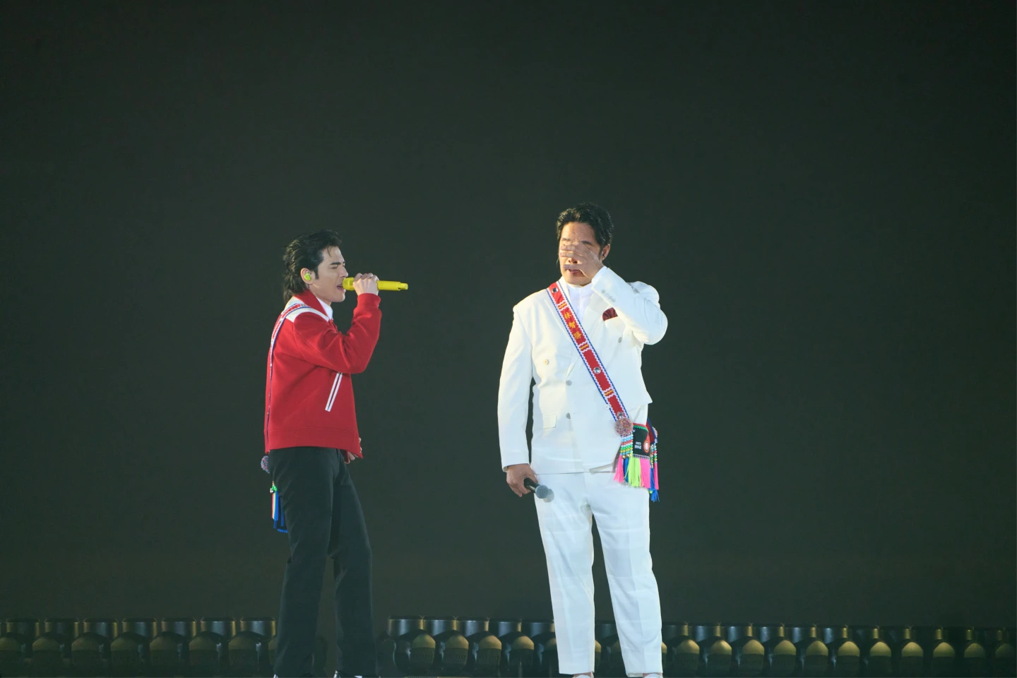味全龍林智勝(右)賽後儀式上忍不住落淚。喜鵲娛樂提供