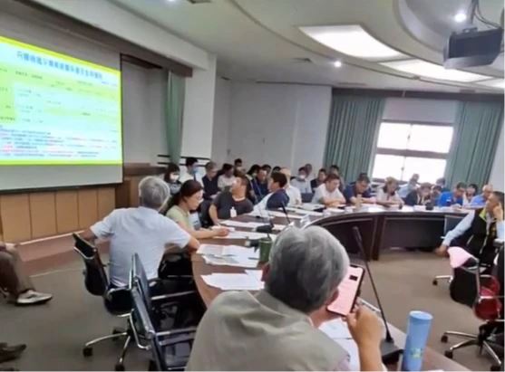 會中決議,中央將加碼補助受災戶。市府提供