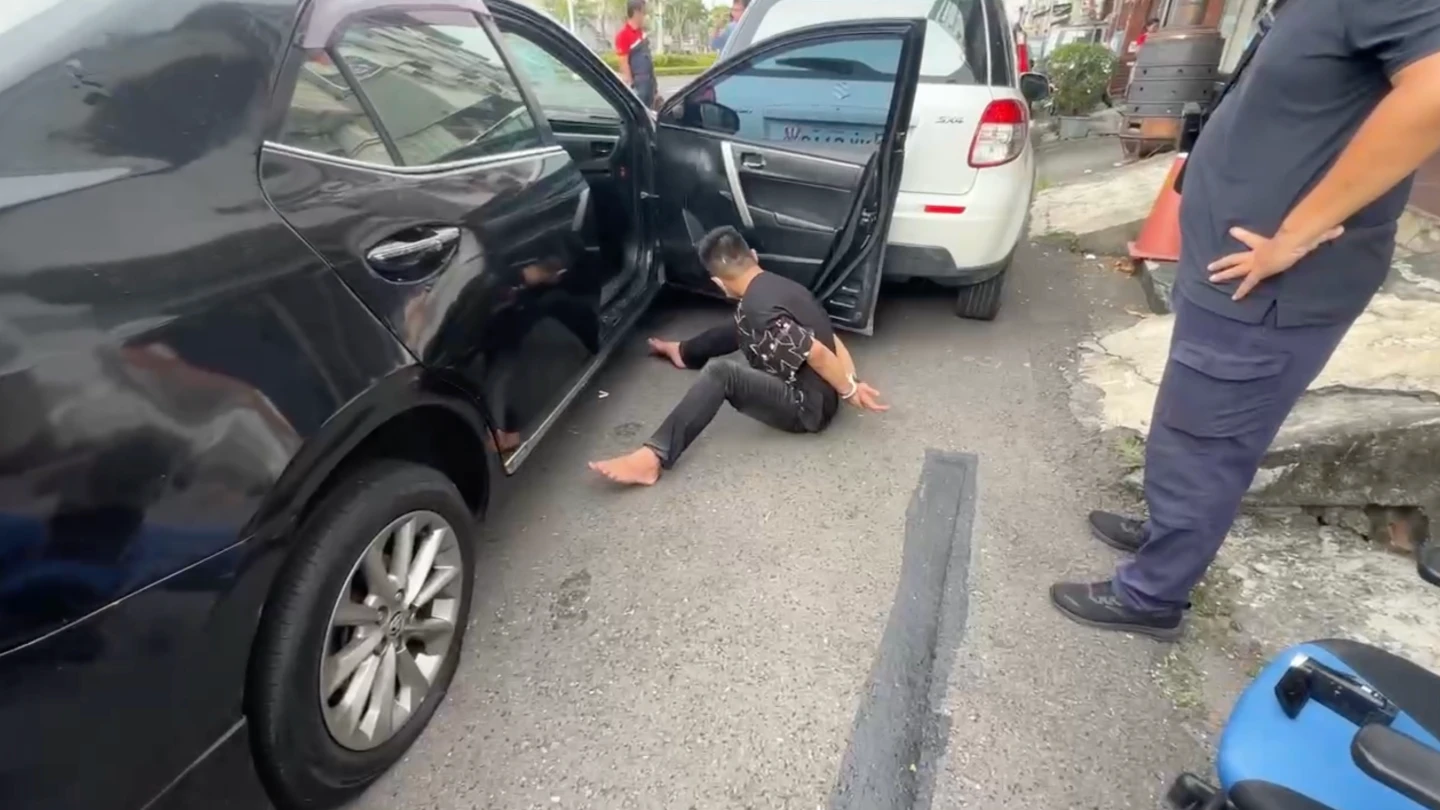 陳姓男子今天下午在鳳山區落網。民眾提供