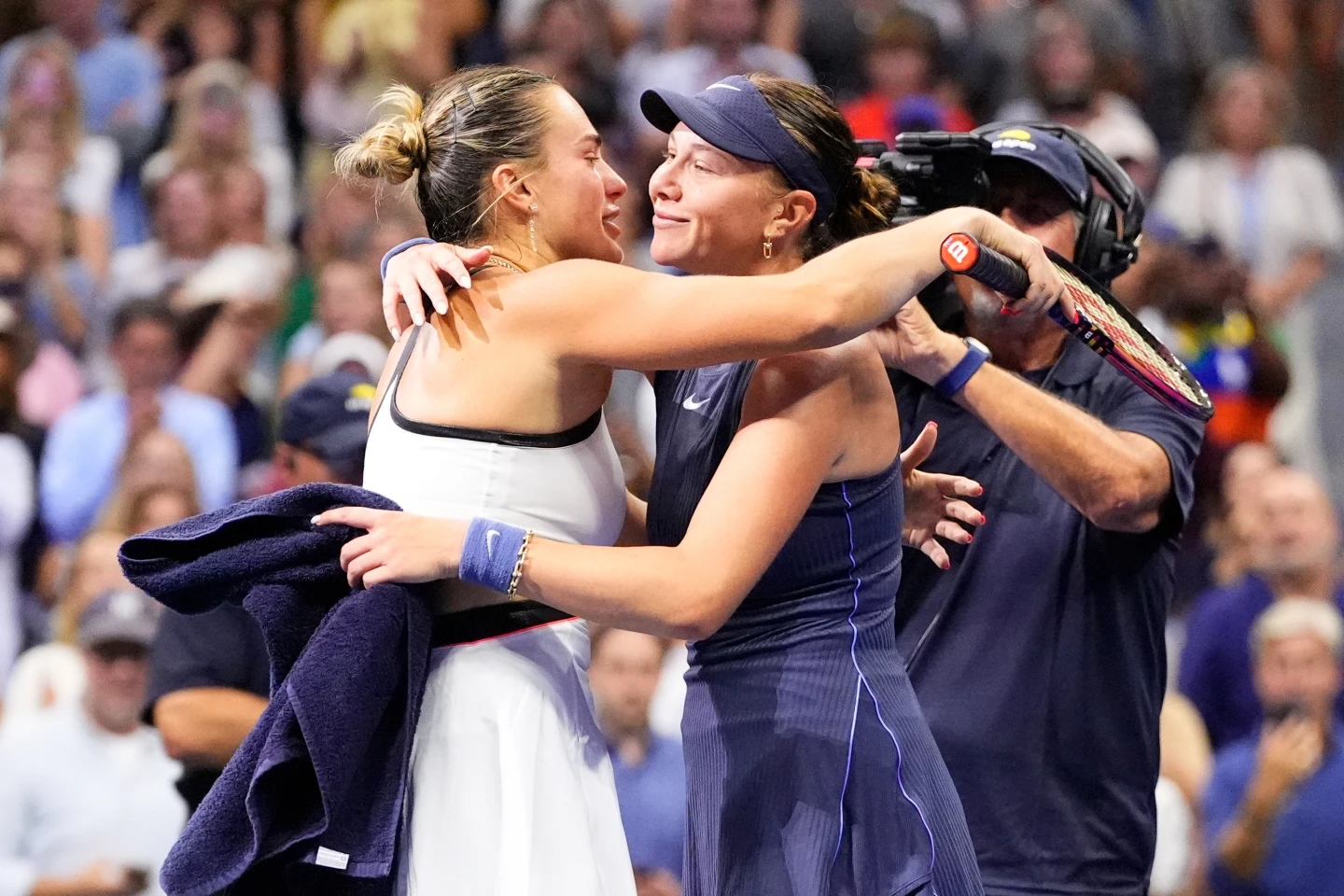 白俄羅斯球后莎芭蓮卡(Aryna Sabalenka)今(7日)在2025年美網女單決賽,以6比3、7比6(3)拍落美國女將安妮西莫娃(Amanda Anisimova)。美聯社