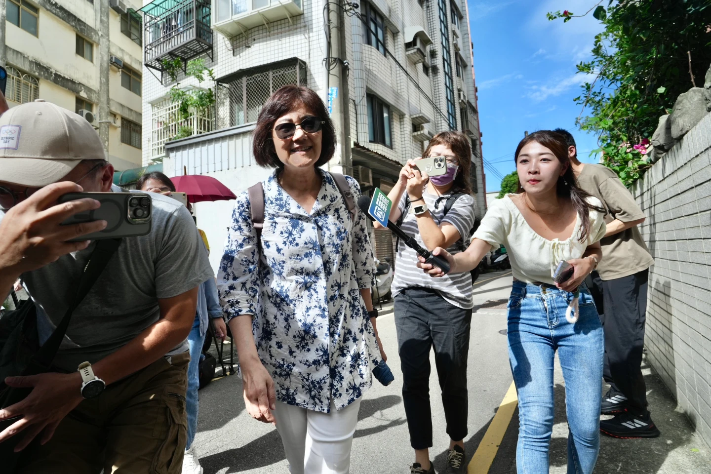柯美蘭提前返回新竹老家,等待柯文哲。林林攝