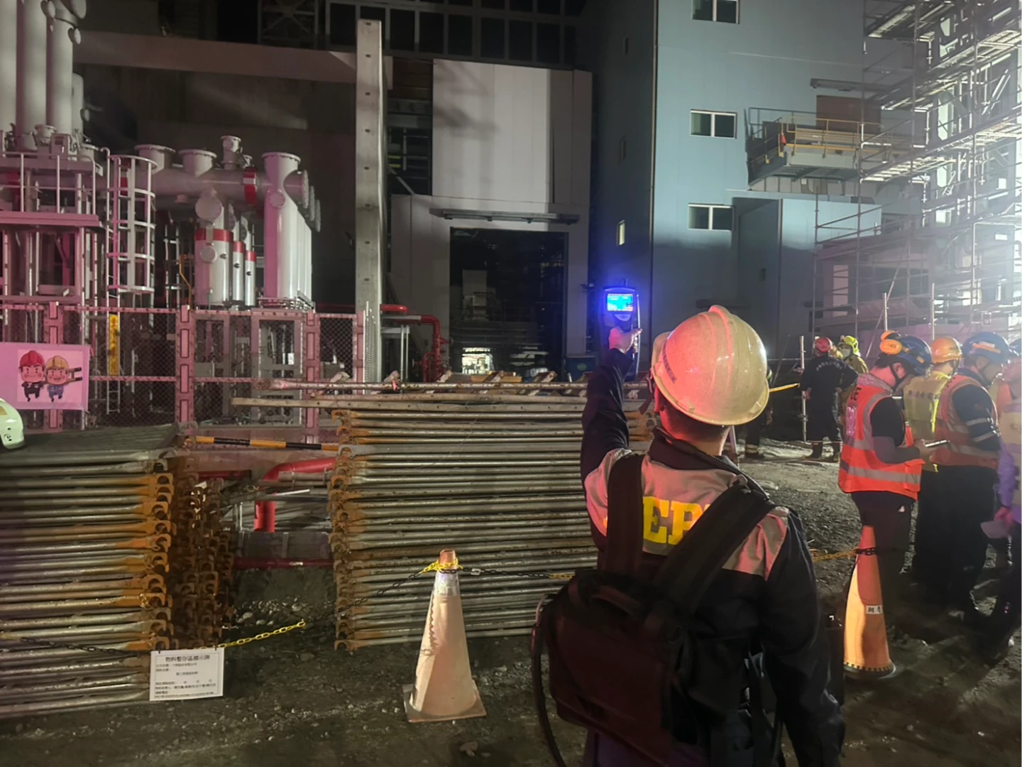 環保局空污小組於事故點,興達發電廠內2號機廠房外,進行周界偵測,五用N.D.、FID 4.0 ppm、總懸浮微粒0.027mg/m3,數據無明顯異常高值。高市府提供