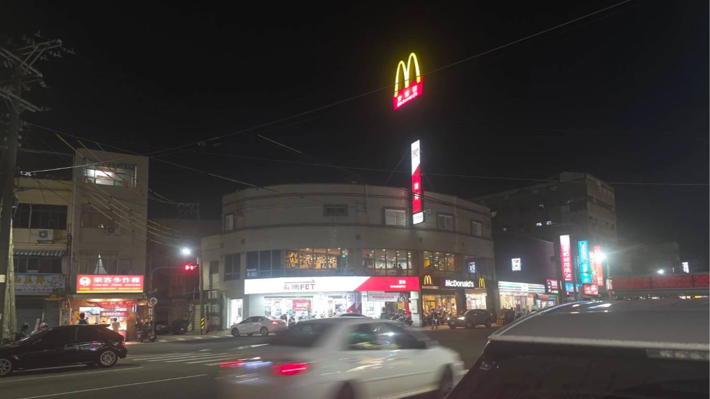 林姓男子被人發現陳屍在高雄楠梓區後勁夜市旁的麥當勞廁所。民眾提供