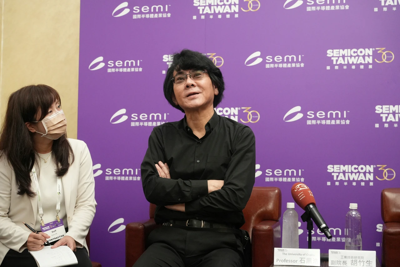 石黑浩表示,當成功複製出類似人類情感與意識時,才能理解現內涵與意義。陳卓邦攝