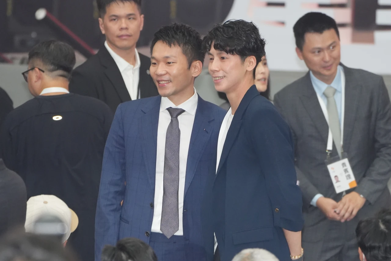 運動部部長李洋和林郁婷是跨界好友。李柏毅攝