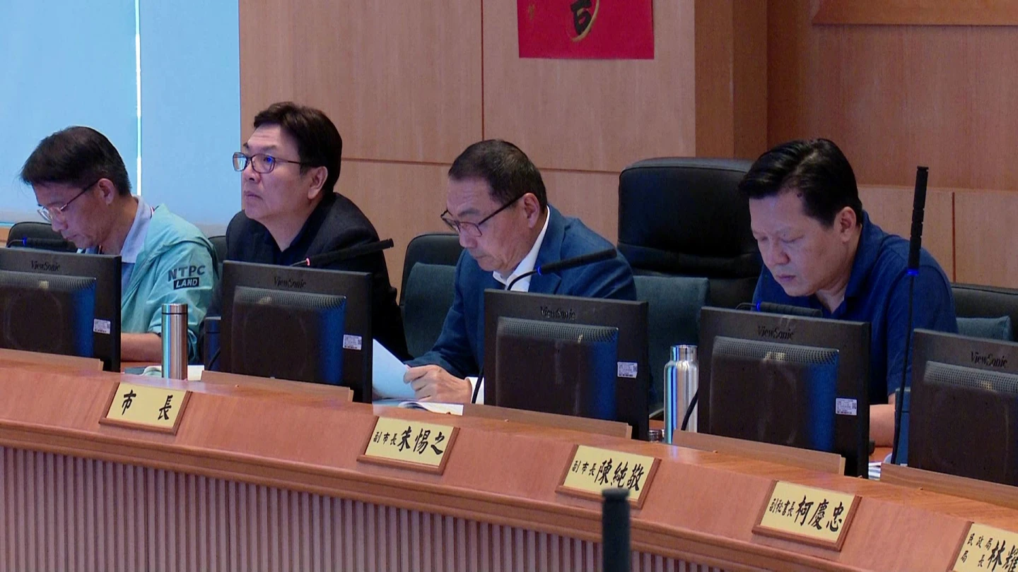 侯友宜肯定李洋接任首任運動部長。新北市政府提供