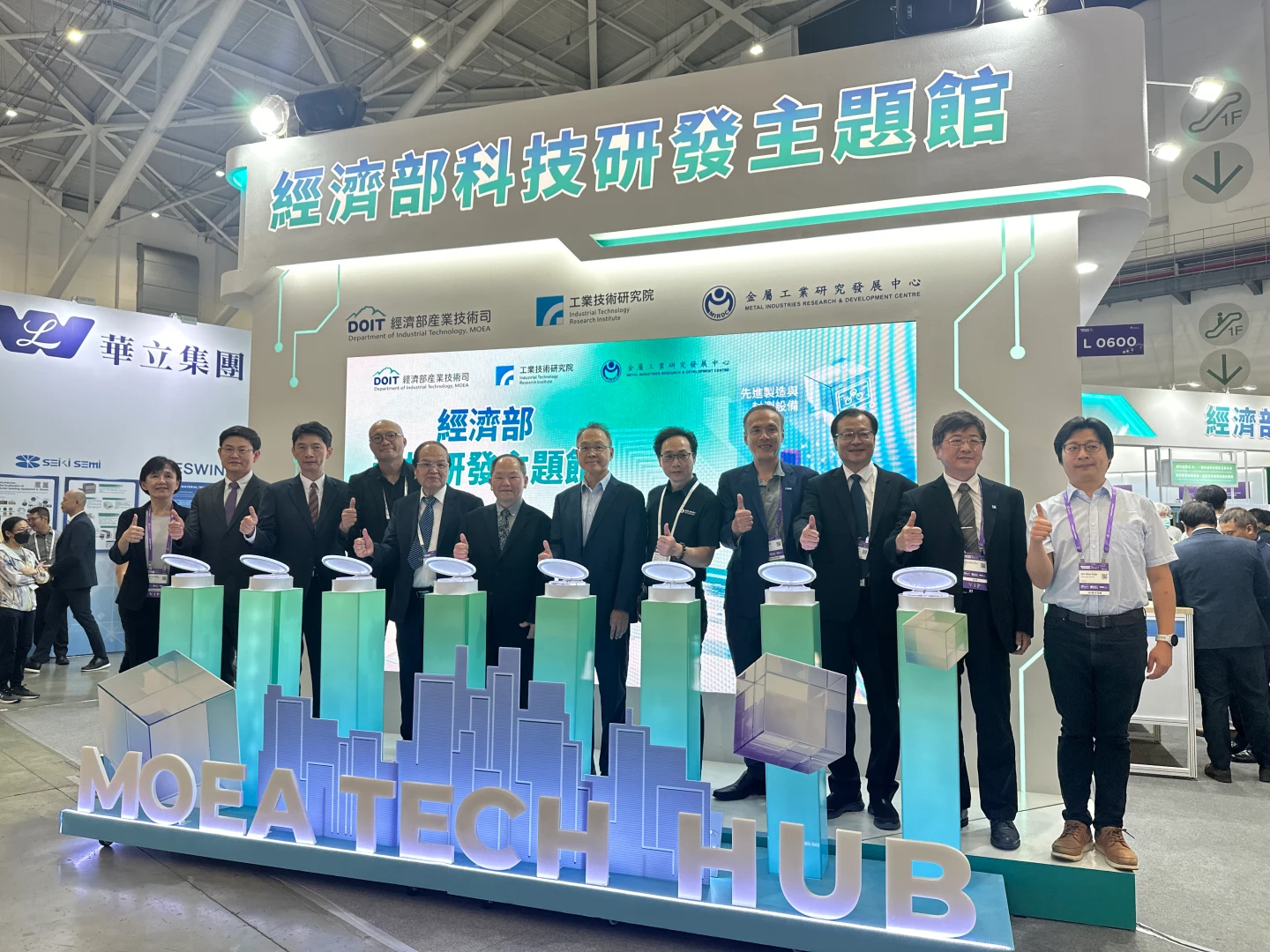 經濟部及工研院今年半導體展聚焦矽光子平台及3D晶片模組。蕭文康攝
