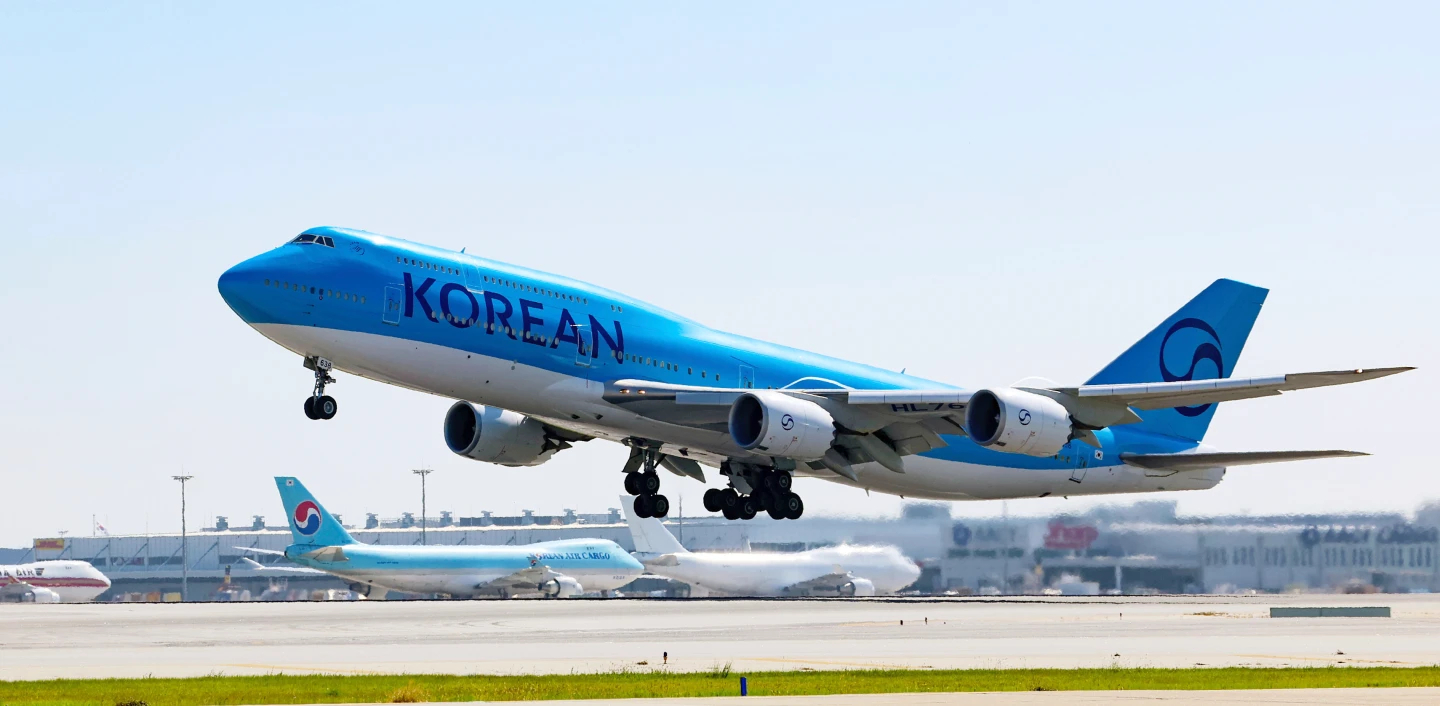 一架大韓航空包機9月10日從仁川國際機場起飛,前往美國接回在喬治亞州移民突襲行動中被拘留的南韓工人。美聯社