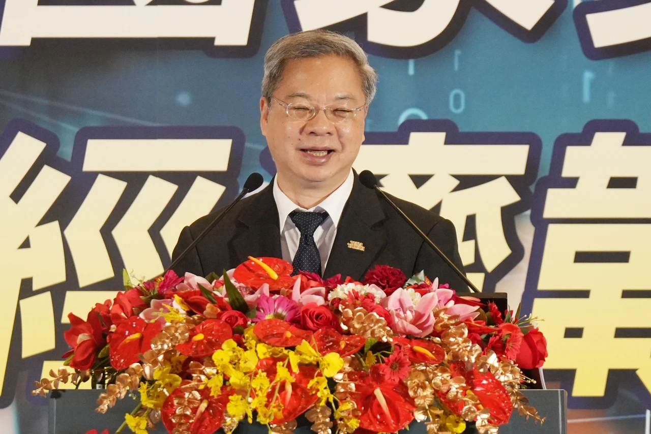龔明鑫今天出席2025國家安全與經濟韌性論壇,對於興達電廠昨晚爆炸案,再對外致歉。陳卓邦攝