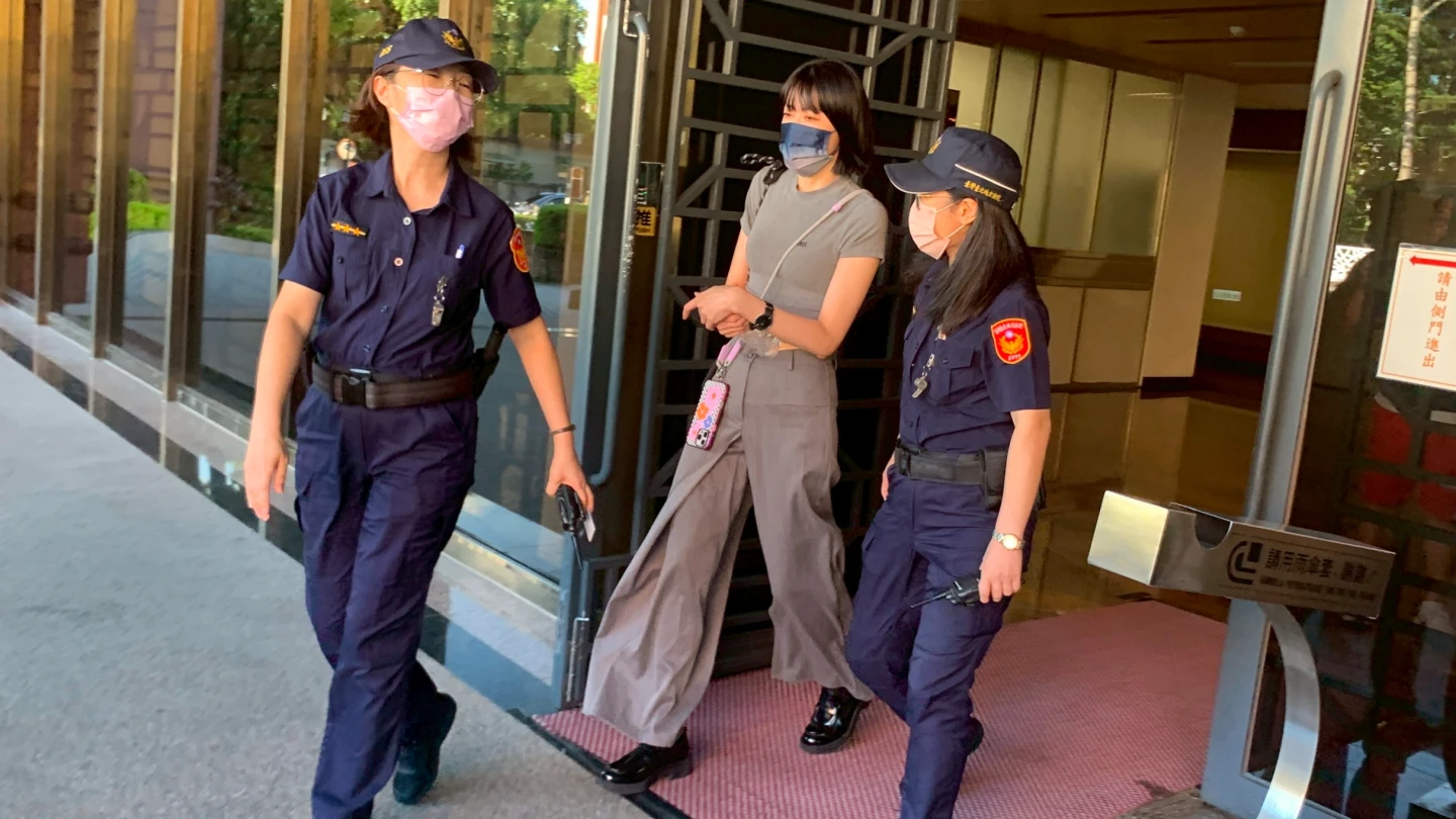 木可員工李婉萱今到北院作證。丁牧群攝