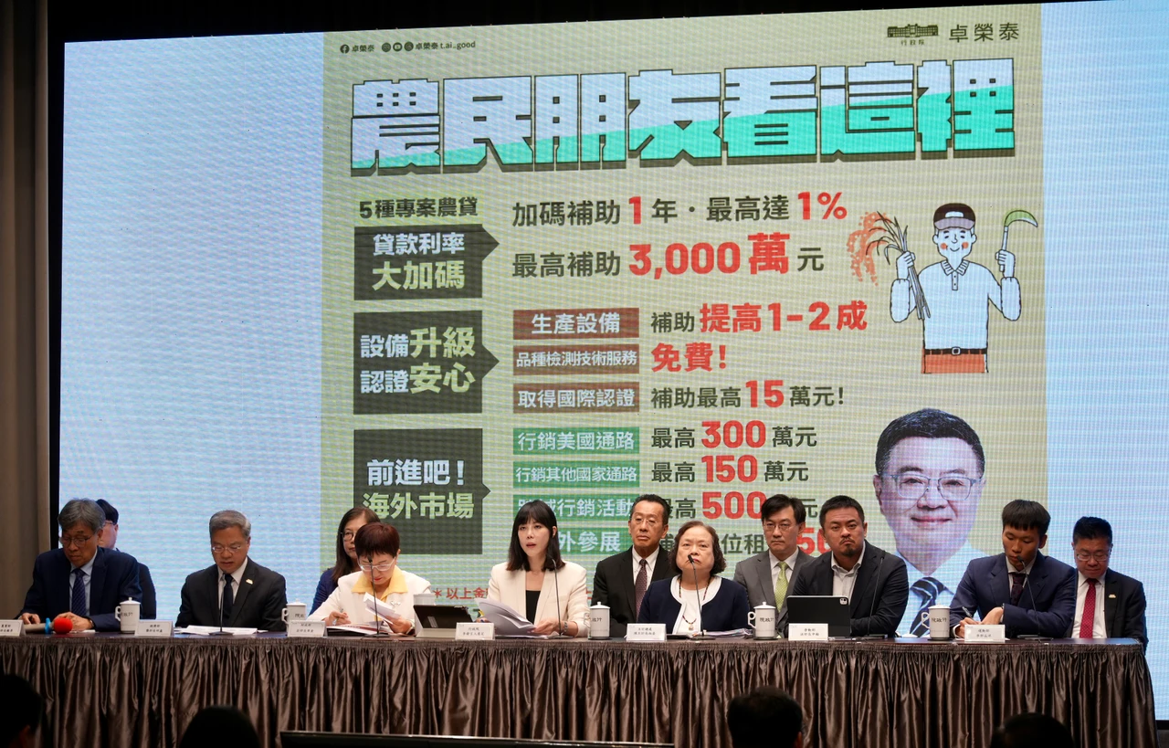 經濟部460億挺產業轉型,經濟部長龔明鑫表示將以兩句話達標,就是「金流跟訂單不中斷、人才技術再升級」。梁建裕攝