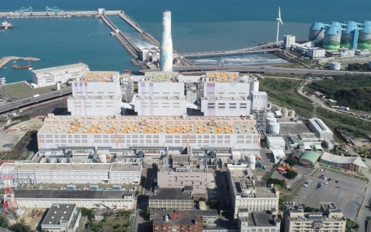 台電林口電廠二號機今上午發生故障。取自台電官網