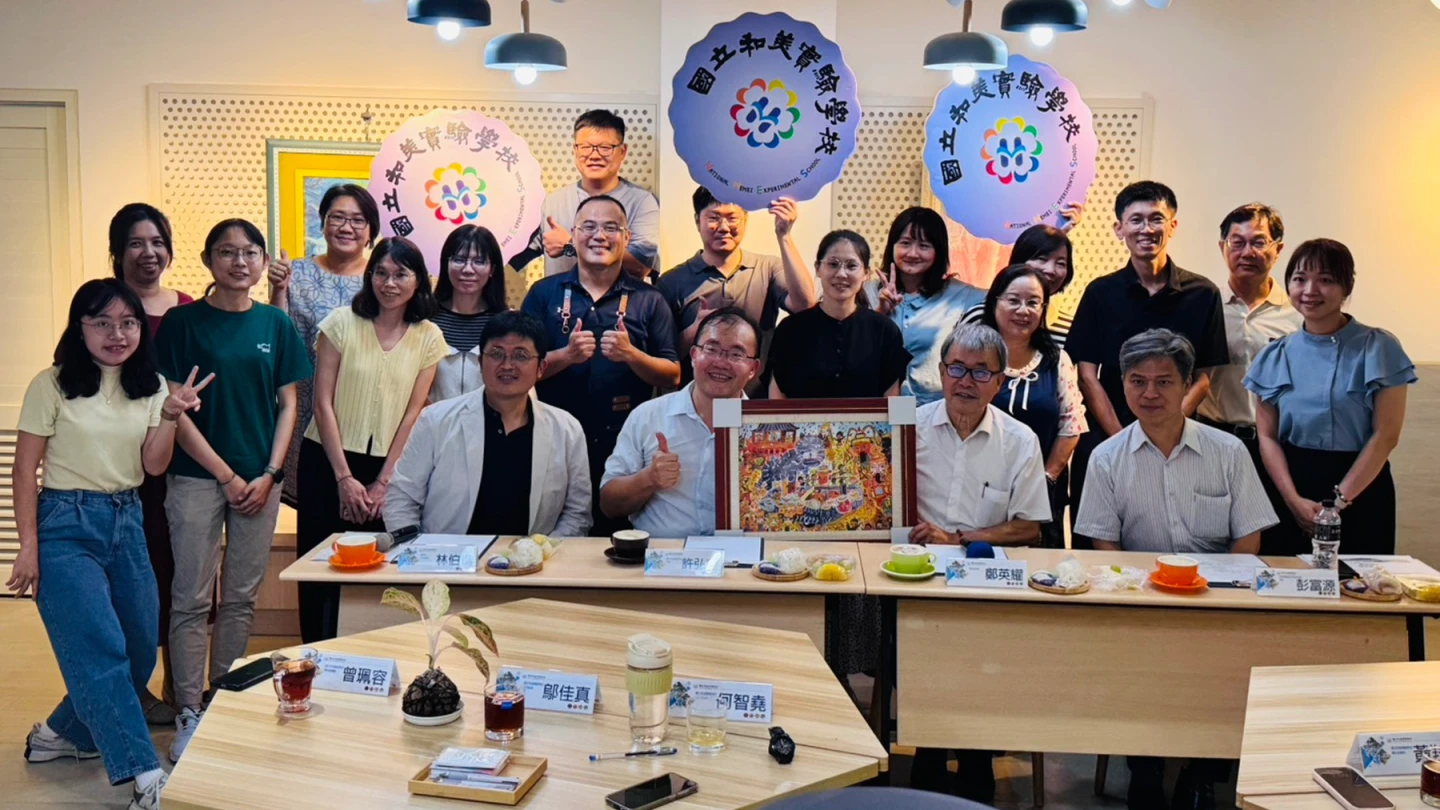 教育部長鄭英耀今天前往全國唯一併設普通高中及特教學校的國立和美實驗學校,傾聽特教老師的相關工作的感想與心聲。教育部提供