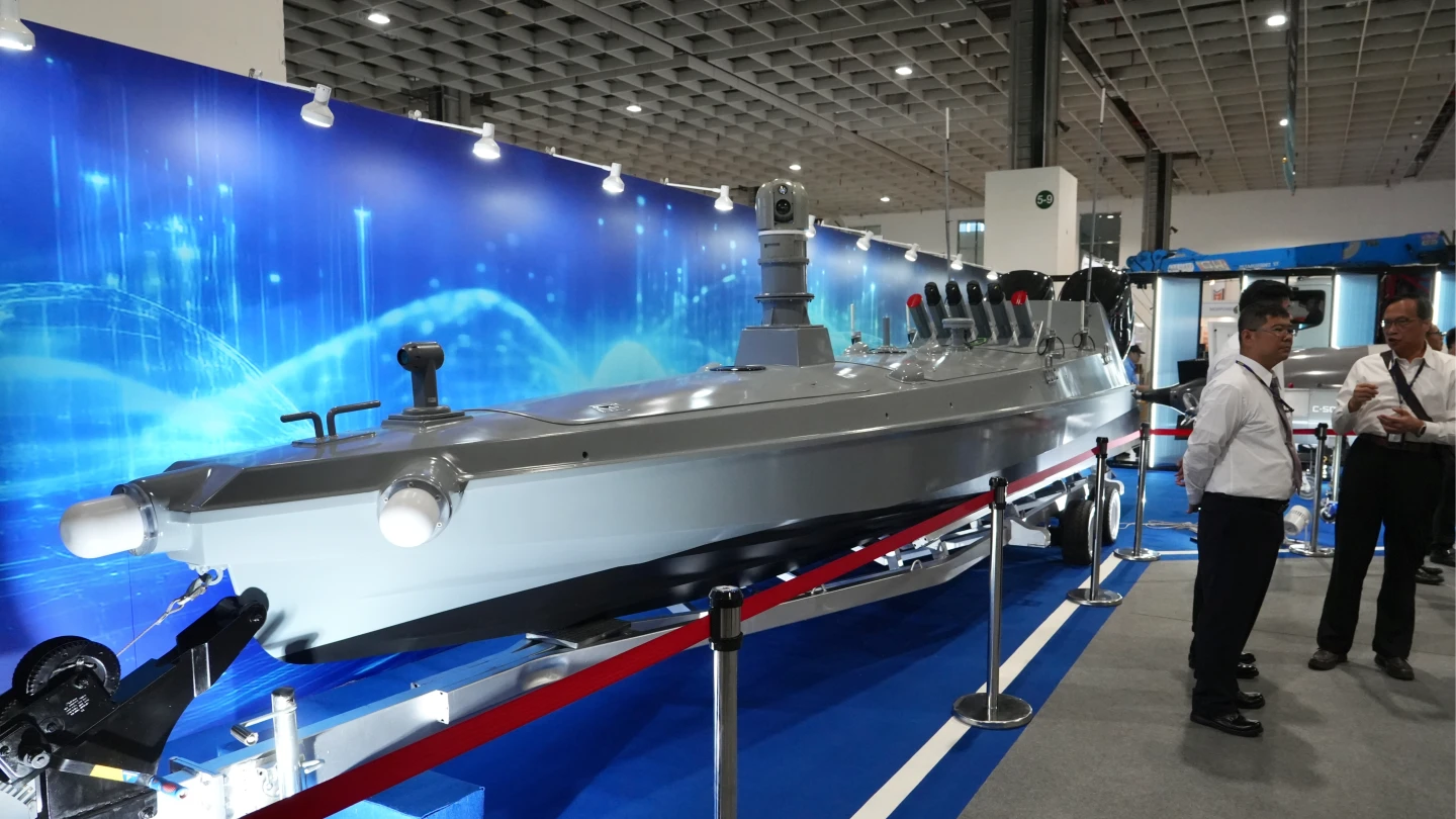 小型快速無人艇。林林攝