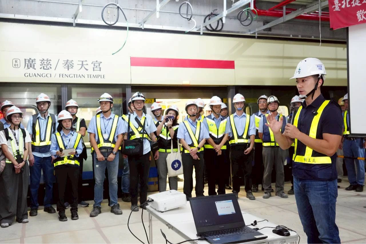 蔣萬安視導信義線東延段動態測試暨工程。北市府提供