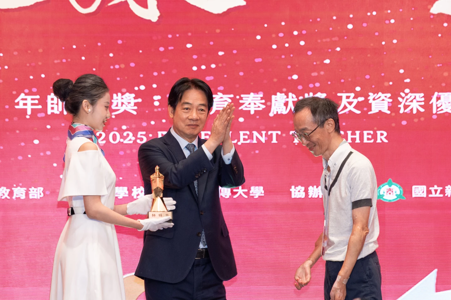 賴清德肯定師鐸獎得主、中山大學企業管理學系副教授王致遠。總統府提供