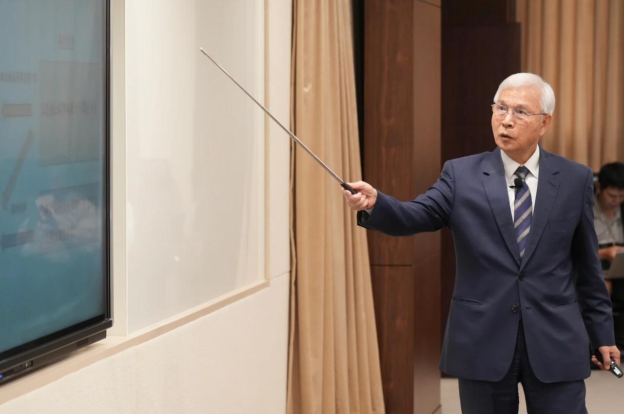 央行總裁楊金龍出席第3季理監事會會後記者會。梁建裕攝