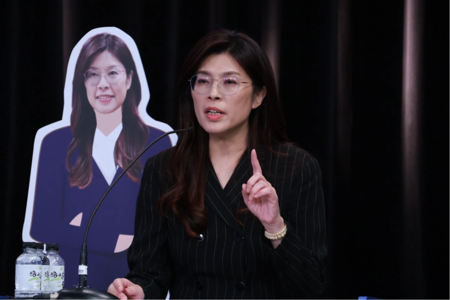 前立委鄭麗文喊「眾望所歸就可以禁得起初選」。中天新聞提供