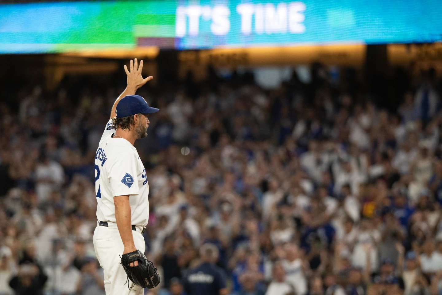 道奇隊傳奇投手柯蕭(Clayton Kershaw)生涯在道奇球場最後一場例行賽先發留下4.1局失2分成績。美聯社