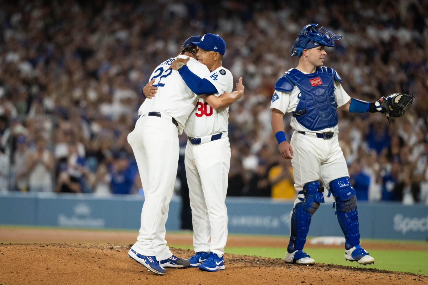 道奇隊傳奇投手柯蕭(Clayton Kershaw)生涯在道奇球場最後一場例行賽先發留下4.1局失2分成績。美聯社