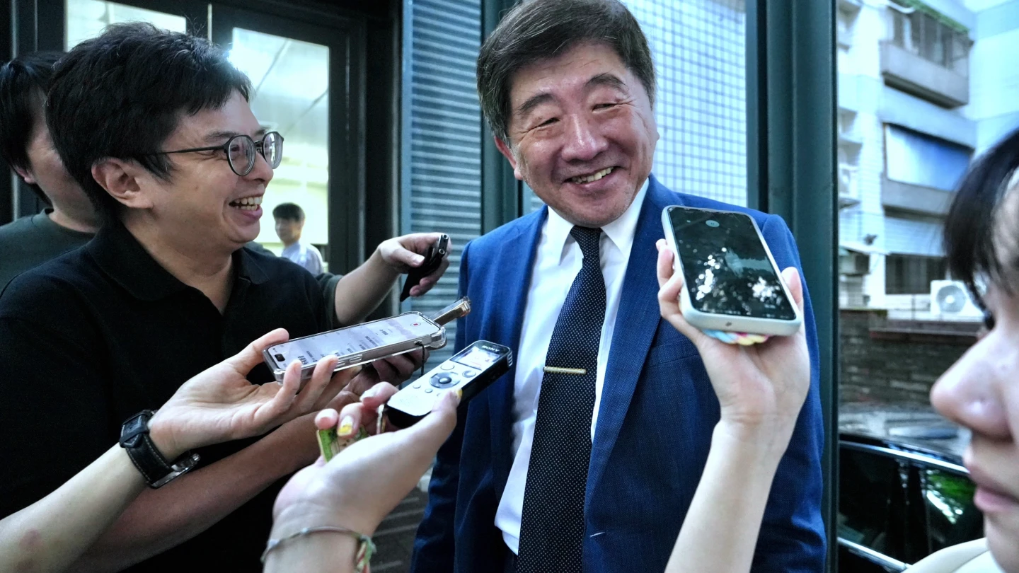 陳時中說,在托育相關政策方面,一大重點是要推動「三合一」托育,另外則是發展臨托。林林攝