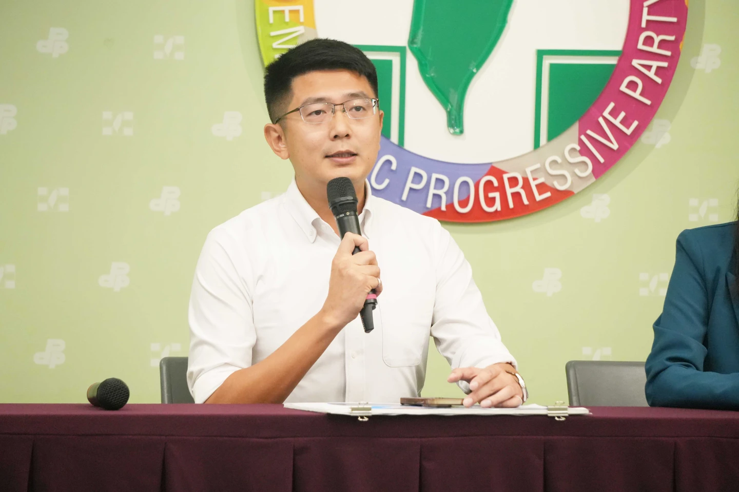黃守達呼籲盧秀燕停止抹黑議員的監督。民進黨提供