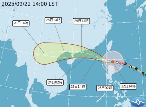 樺加沙在巴士海峽朝西前進,對南台灣帶來影響。中央氣象署提供