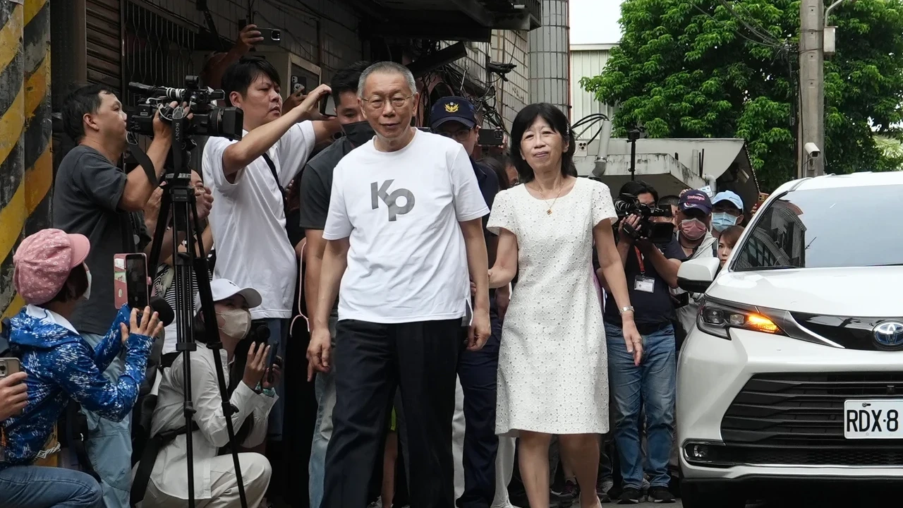 柯文哲9月8日交保後與妻子陳佩琪回新竹老家。資料照。林林攝