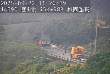 國一五楊高架火燒車。翻攝畫面