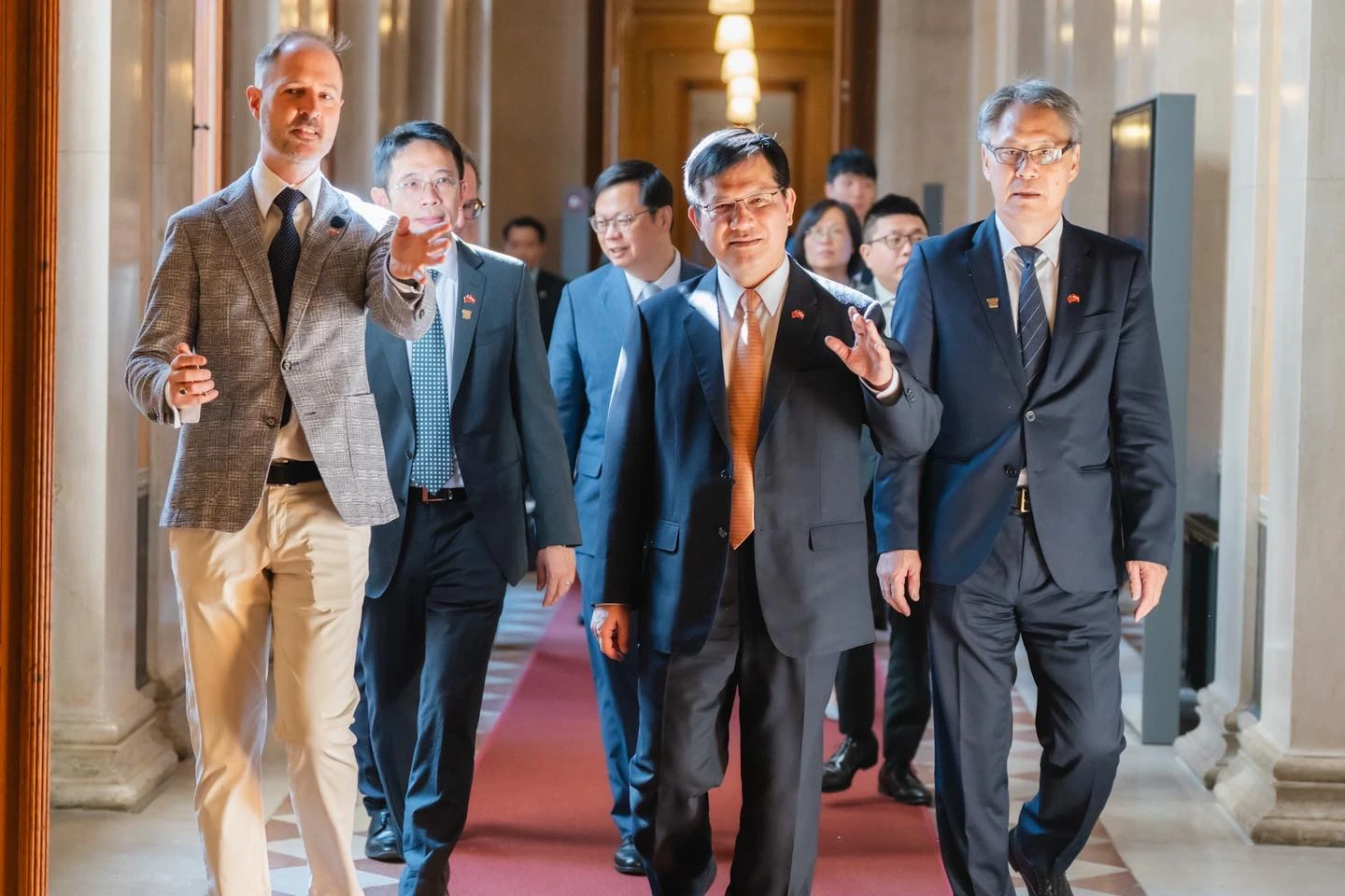 外交部長林佳龍訪問奧地利會晤國會議員。取自林佳龍臉書