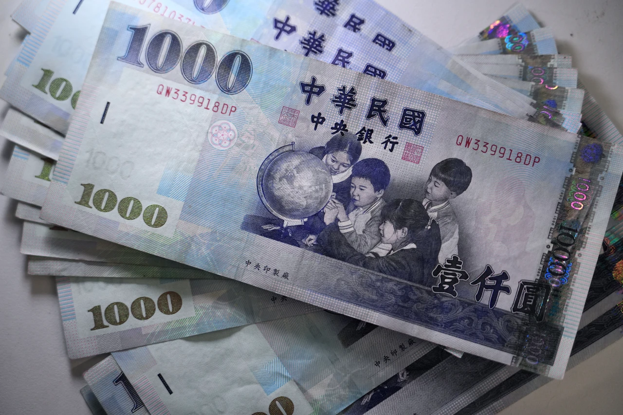 未成年人普發現金1萬領取方式 財政部:比照上次代領機制