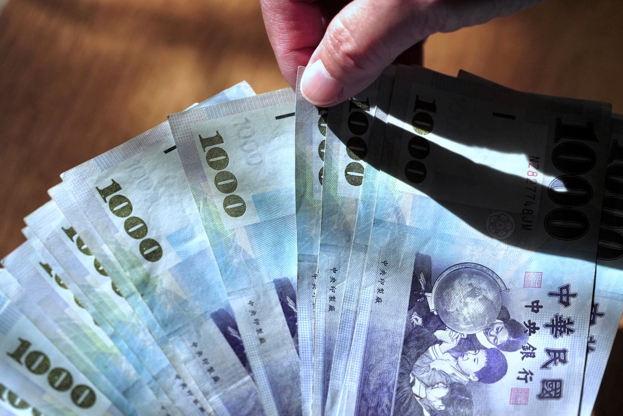 普發現金預登記今起跑3小時逾38萬人　帳戶久未用不用擔心無法入帳