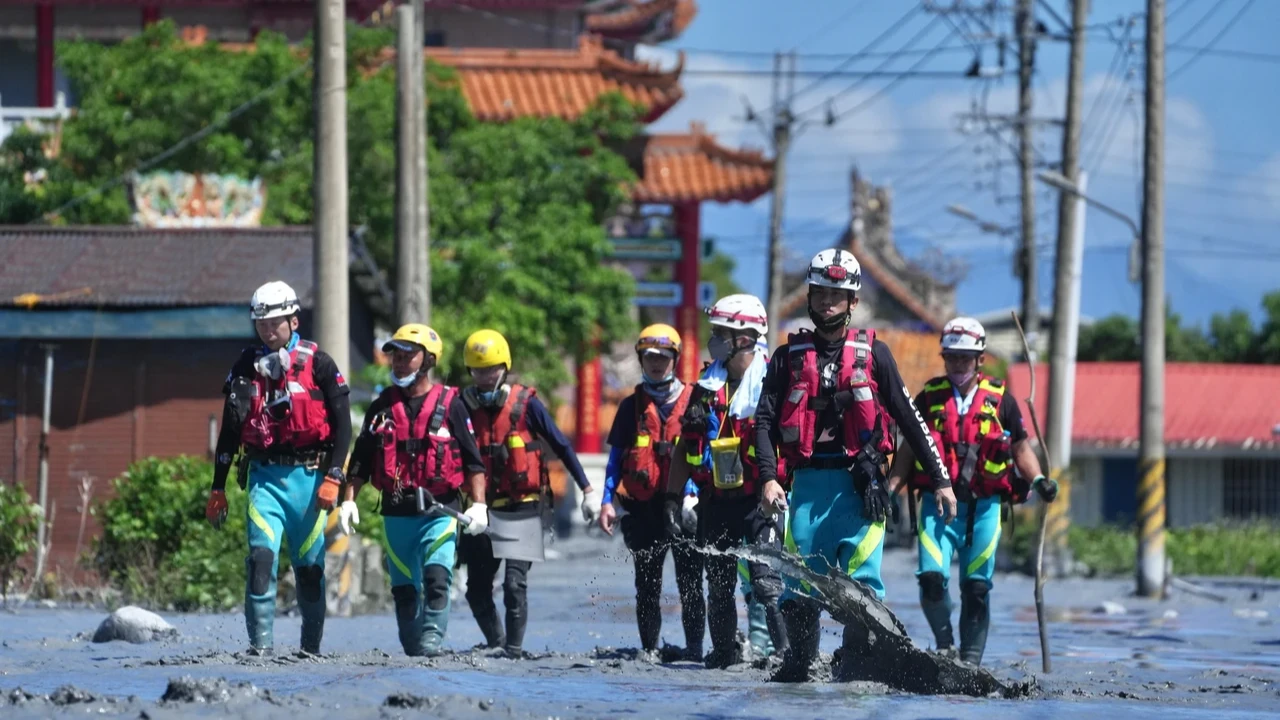 倖存6歲女童的姑丈找到了！馬太鞍洪災累計17死7失聯83傷　新增一街友失聯