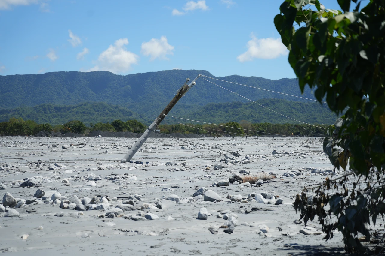光復洪災｜水利署：周六可完成第一道臨時土堤3公尺建置