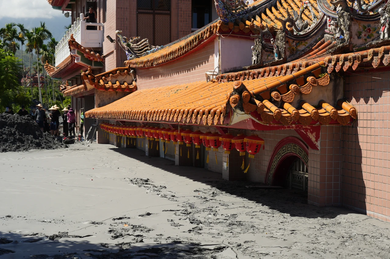 光復洪災｜富邦集團董座蔡明忠與富邦金合捐2000萬　協助救災及重建