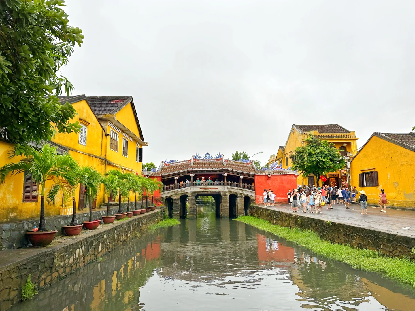 會安古鎮地標「日本橋」。劉沛妘攝