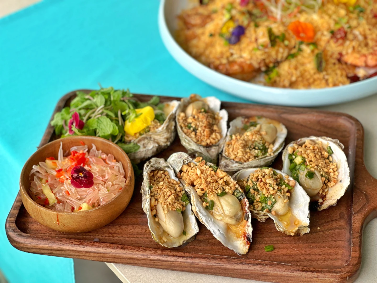 蔥油烤生蠔。劉沛妘攝