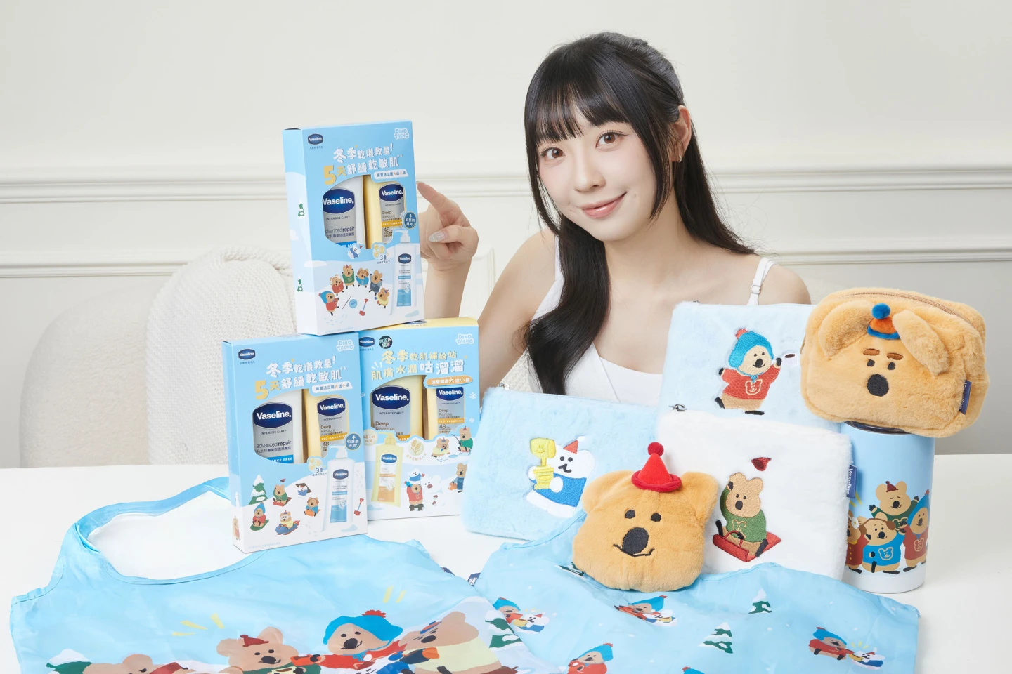 凡士林攜手超人氣IP 「DINOTAENG」,打造冬日療癒限定組。業者提供