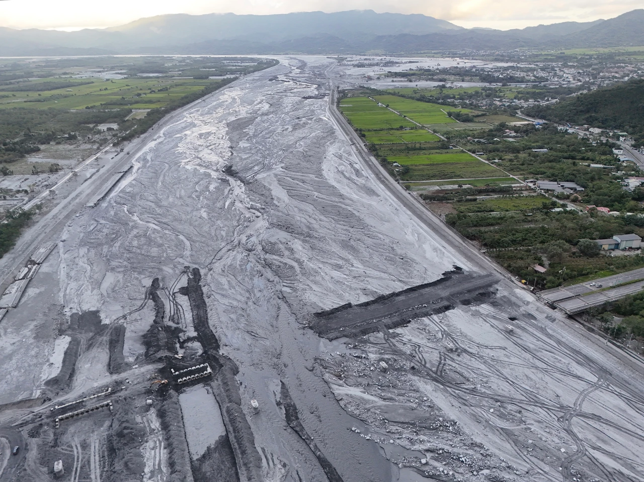 馬太鞍洪災沖垮馬太鞍溪橋。影音中心攝