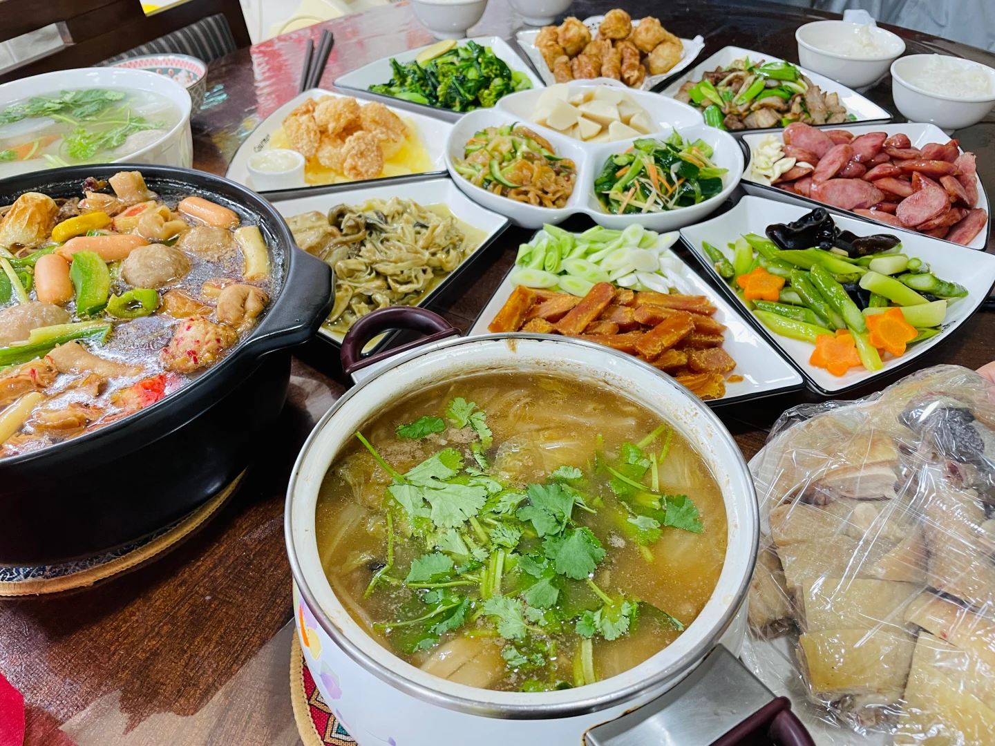 整體而言,兩種斷食差異不大,都能有效降低空腹血糖與糖化血色素,並改善膽固醇指標。賴昀岫攝