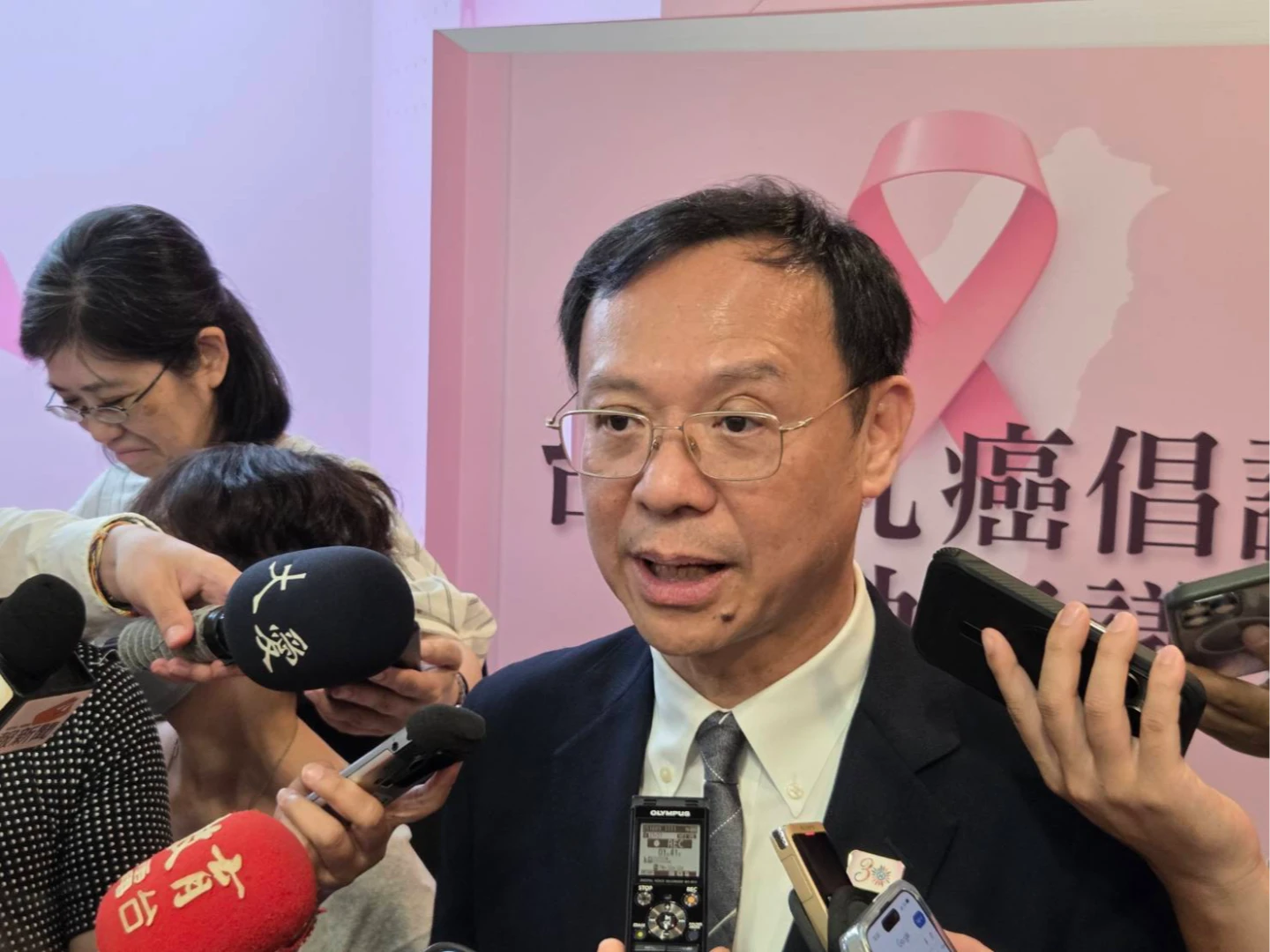 衛福部長石崇良透露正規畫健康幣,盼提升癌症篩檢率、疫苗接種率。林芳如攝