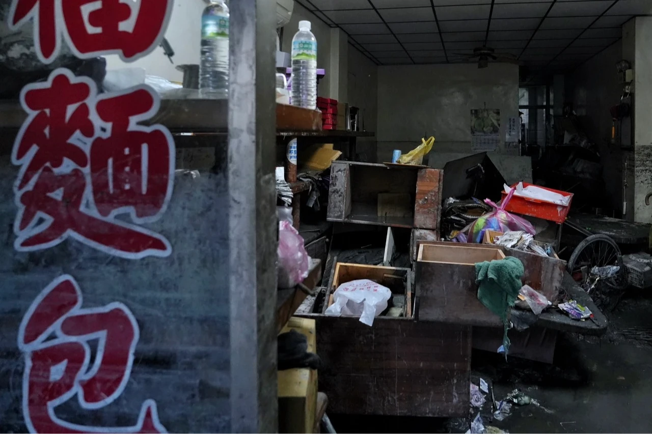 花蓮馬太鞍洪災肆虐下,許多災民的傢俱、家電全毀。林林攝