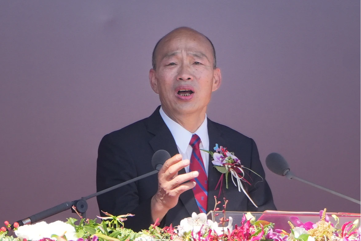 國慶大會主席韓國瑜飆唱費玉清的《國恩家慶》。陳卓邦攝