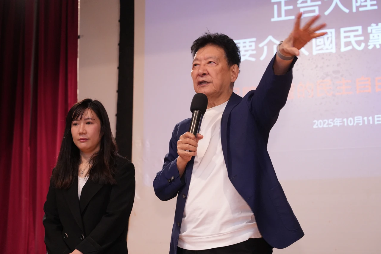 趙少康正告大陸當局不要介入國民黨主席選舉。陳卓邦攝