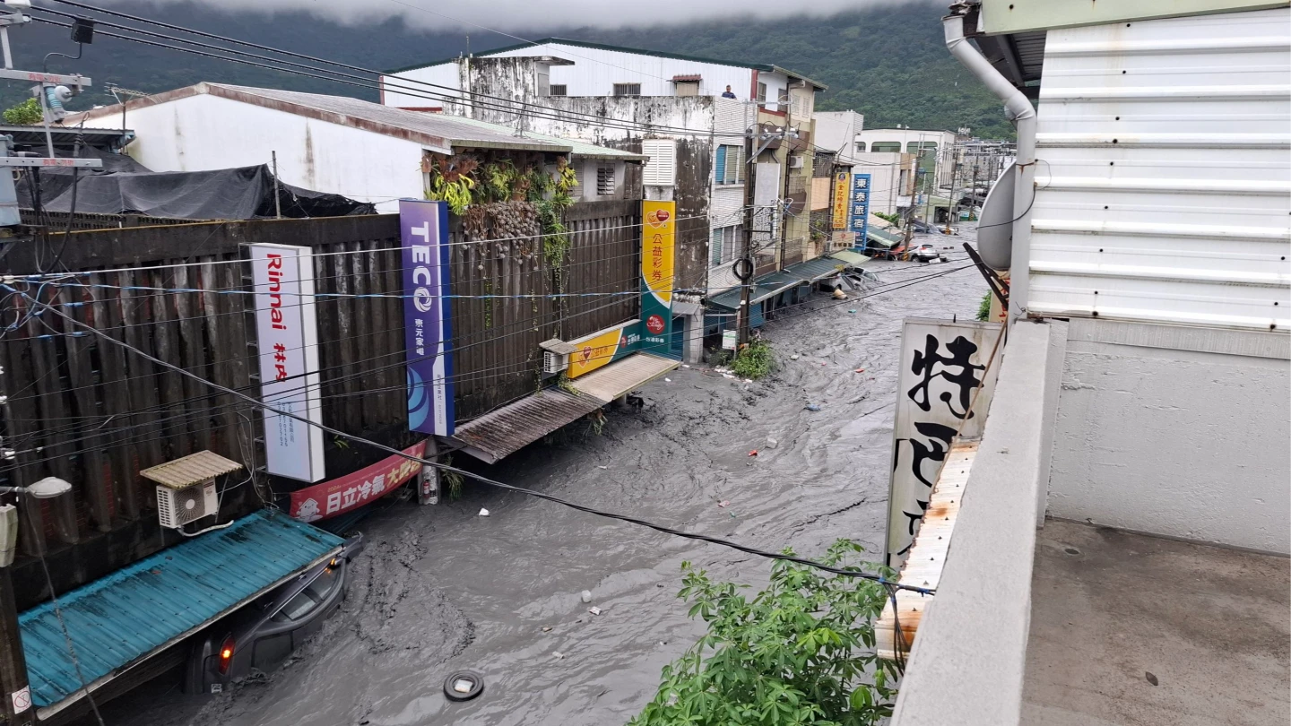 光復市區水淹一層樓。陳太太提供
