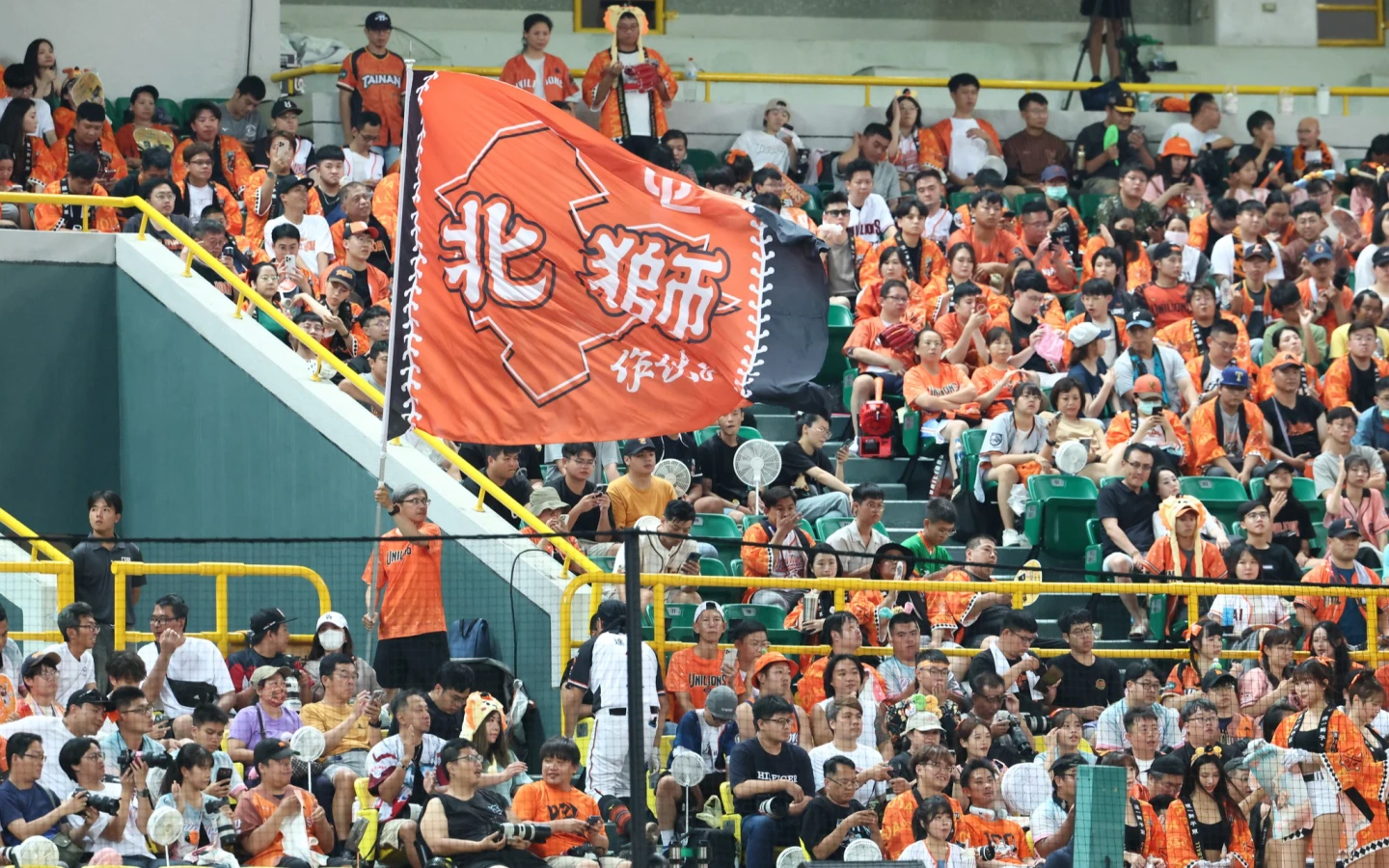 中職本季季後挑戰賽拚出票房新紀錄。統一獅提供